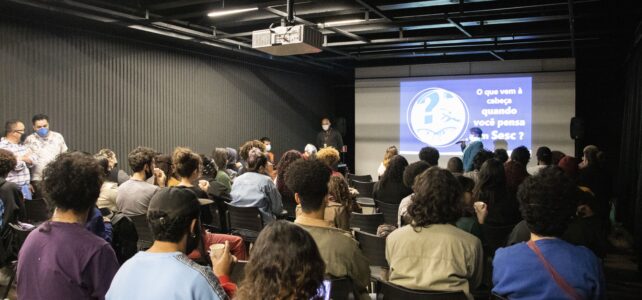 Sesc apresenta possibilidades profissionais para jovens monitores/as culturais